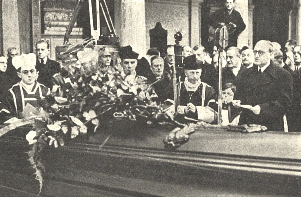 Z pohřbu Karla Čapka