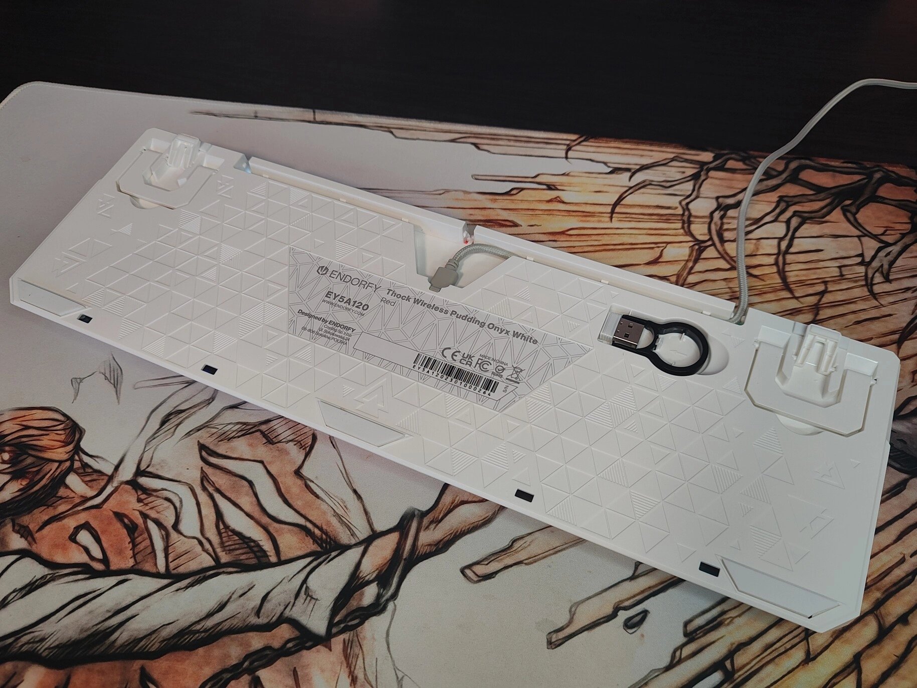 Spodní strana klávesnice určitě stojí za pozornost