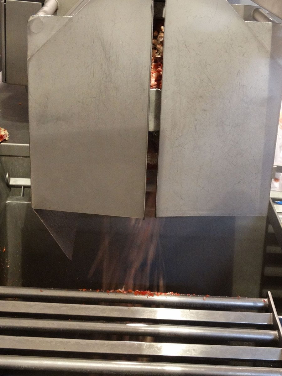 Výroba burgerů McDonald's