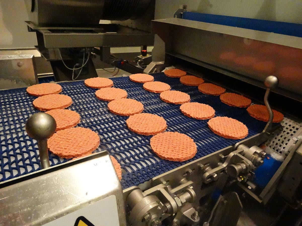 Výroba burgerů McDonald's