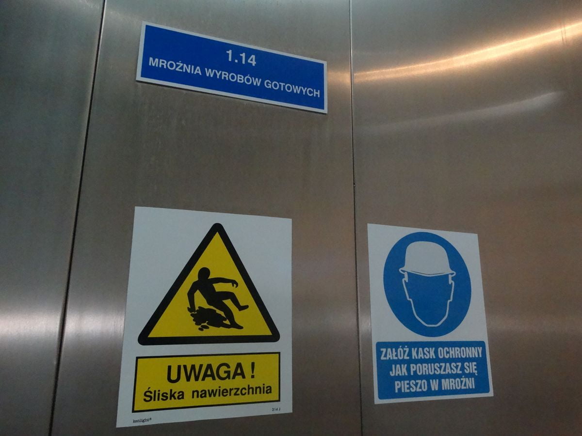 Burgery nakonec putují ještě do velké mrazírny, kde se hluboce zamrazí