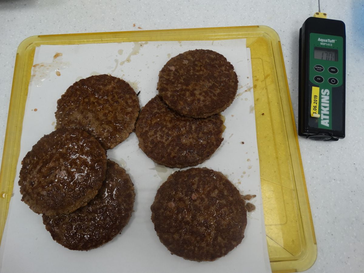 Všechny hamburgery daného typu musí být stejné