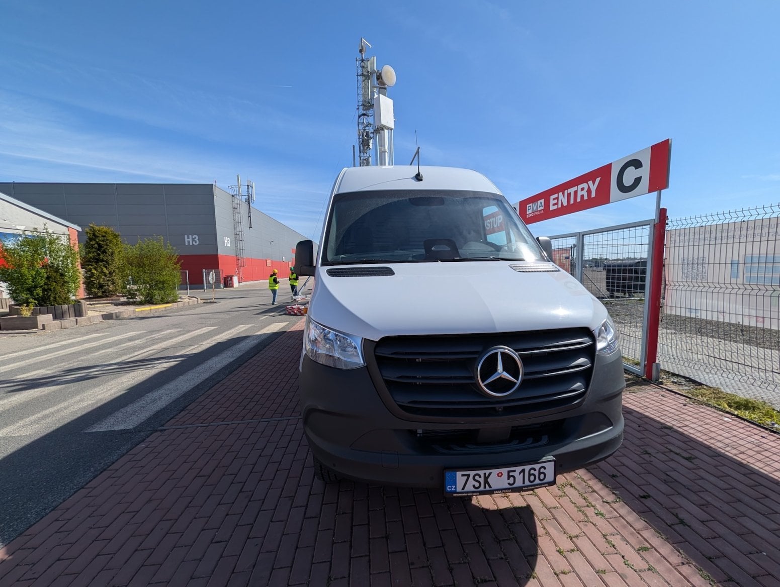 Mobilní 5G vysílač CETIN a O2 v dodávce Mercedes-Benz