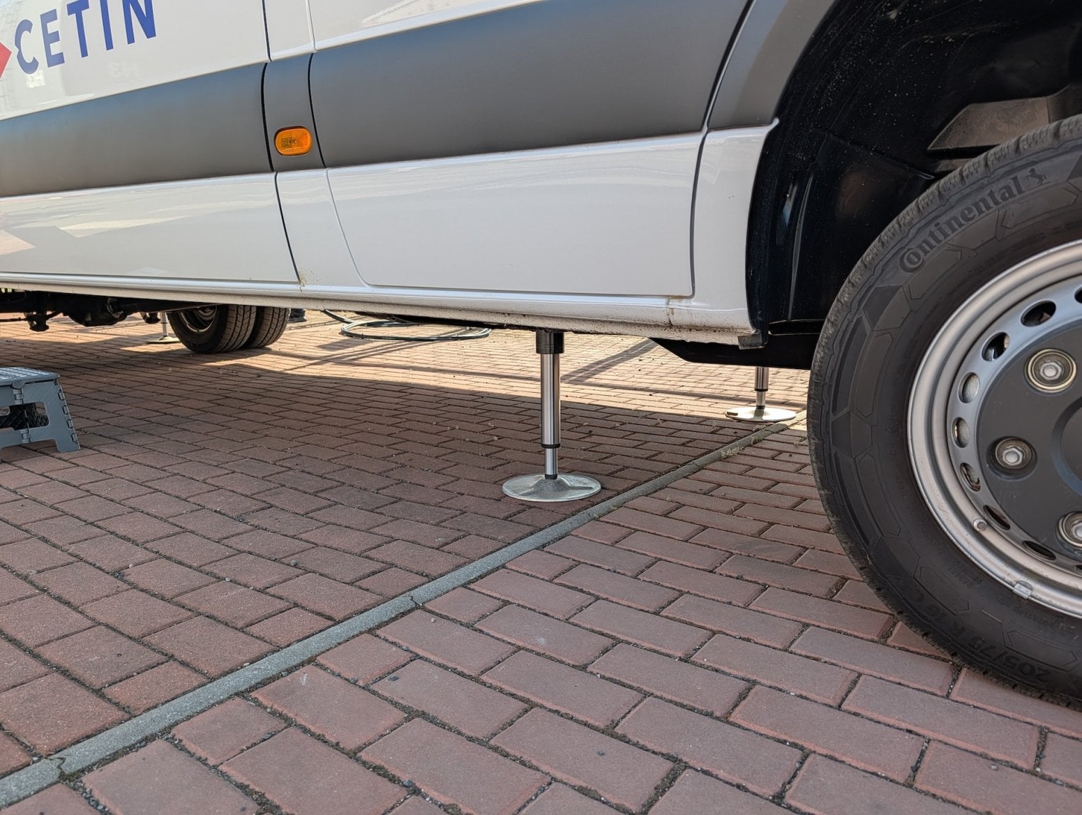 Mobilní 5G vysílač CETIN a O2 v dodávce Mercedes-Benz