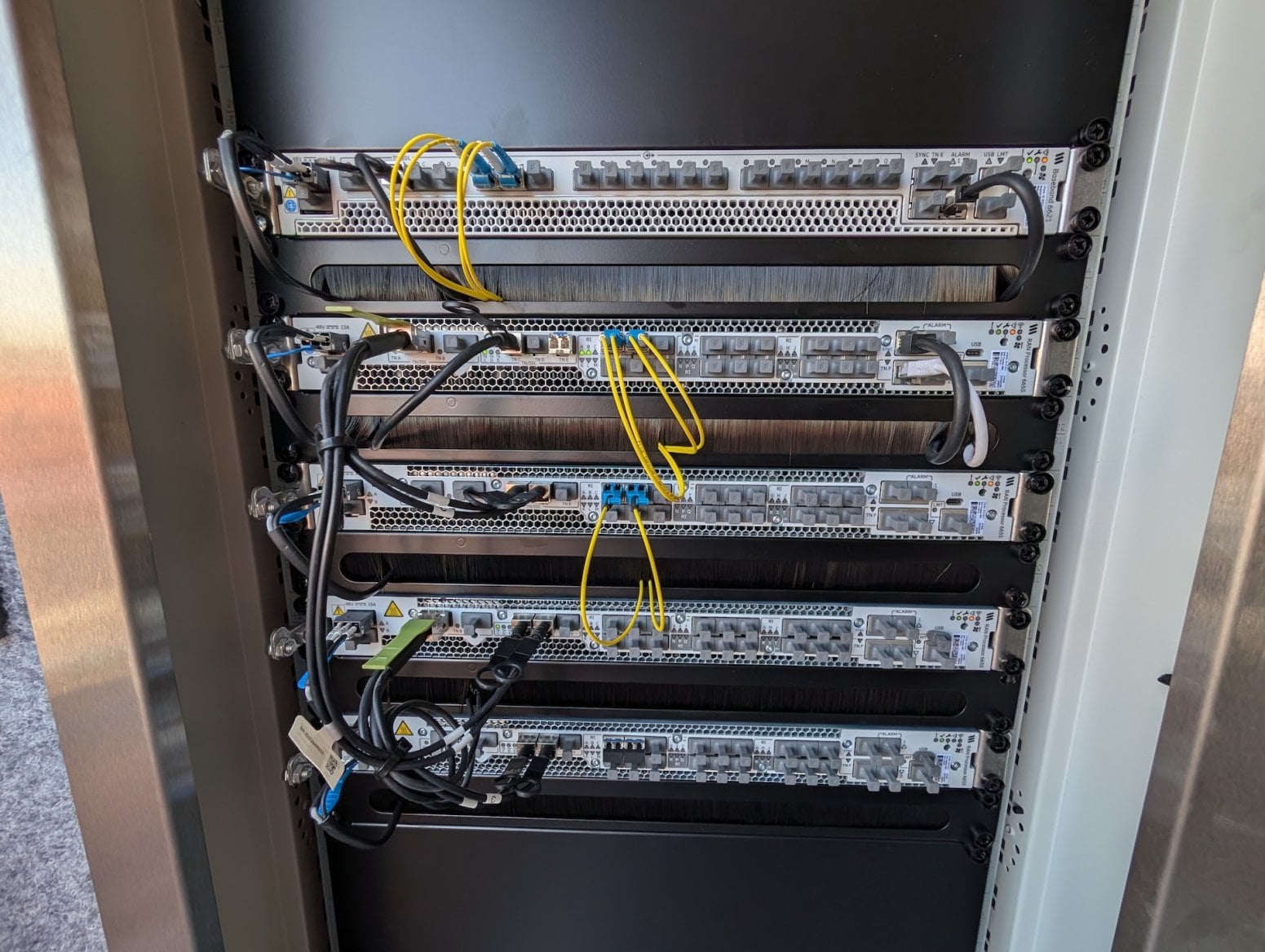 Mobilní 5G vysílač CETIN a O2 v dodávce Mercedes-Benz