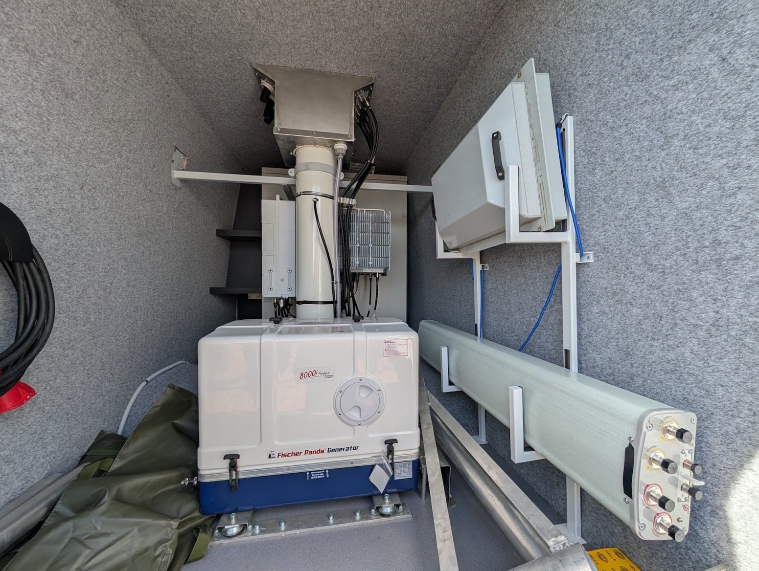 Mobilní 5G vysílač CETIN a O2 v dodávce Mercedes-Benz