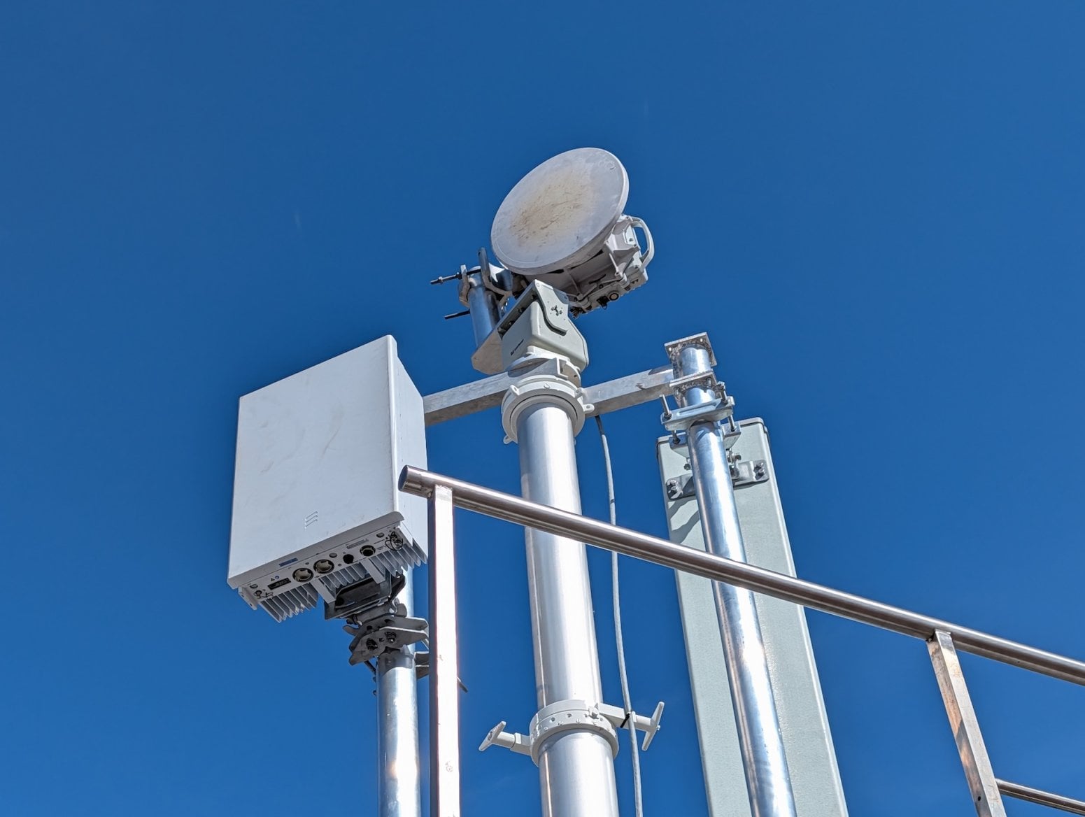 Mobilní 5G vysílač CETIN a O2 v dodávce Mercedes-Benz