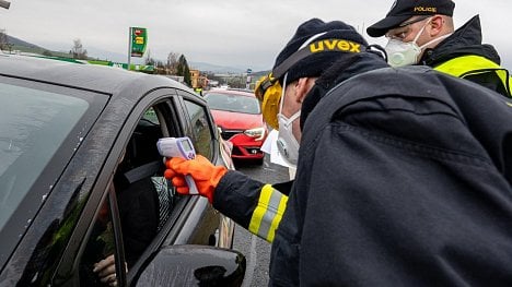 Náhledový obrázek - Lidé věří armádě a policii nejvíce od roku 1994