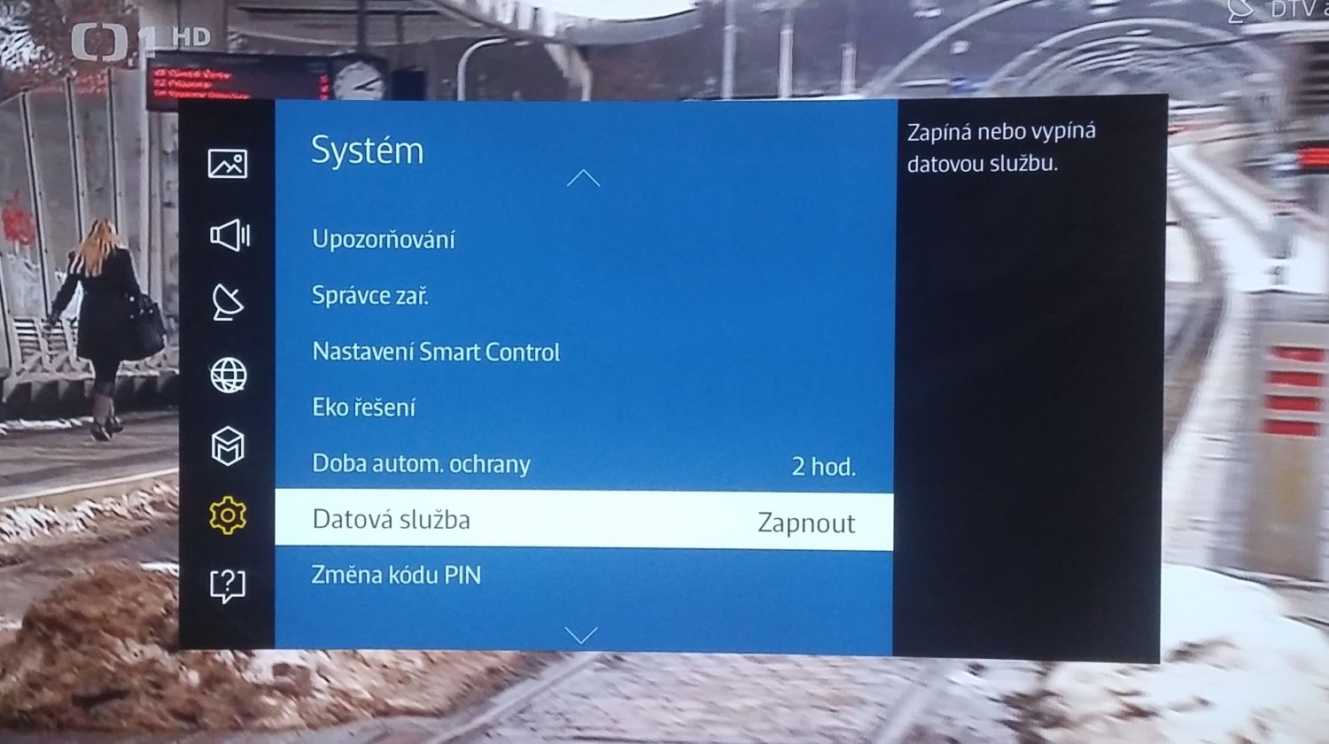 Jakmile aplikaci HbbTV nainstalujete a spustíte, resp. aktivujete, objeví se v menu nastavení v části Systém nová položka – Datová služba. Zde musí být nastaveno „Zapnout“. Teprve poté se vám HbbTV rozjede.