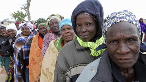 Náhledový obrázek - Zimbabwe schází peníze, v zemi se bude platit dluhopisy