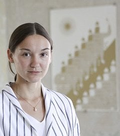 Maria Makeeva, ilustrátorka, autorka designu nových debetních karet Raiffeisenbank (04/2017)