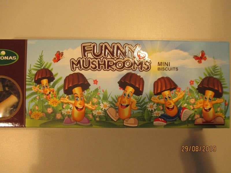 Falšované potraviny - FUNNY MUSHROOMS - Sušenky s polevou s čokoládovou příchutí. Výrobek obsahoval sóju v množství, které již není možné považovat za stopové. Spotřebiteli tak byla poskytnuta zavádějící informace: "Může obsahovat stopy... sóji ...".
