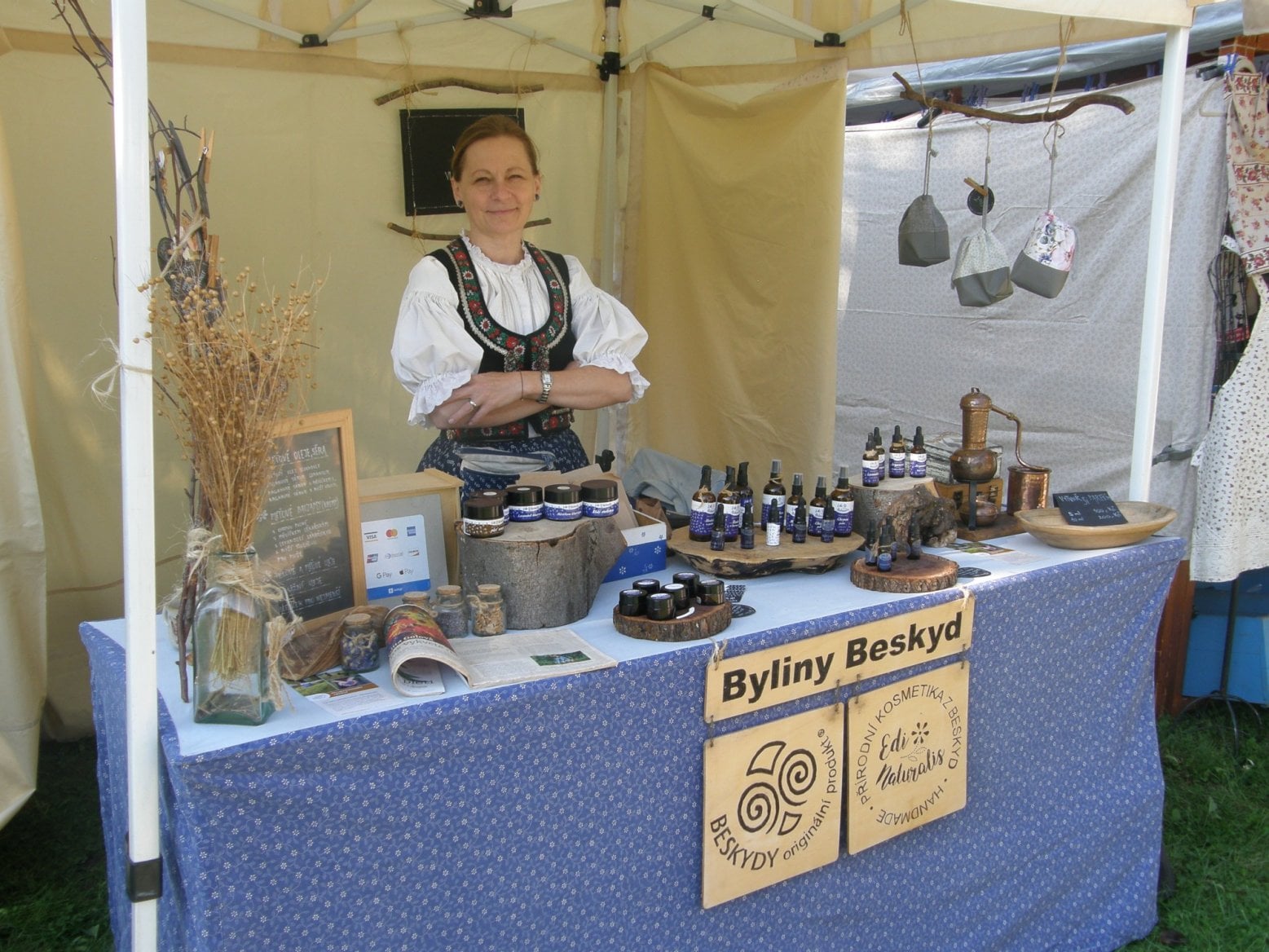Edita Zdražil Golová z Edi Naturalis na stánku