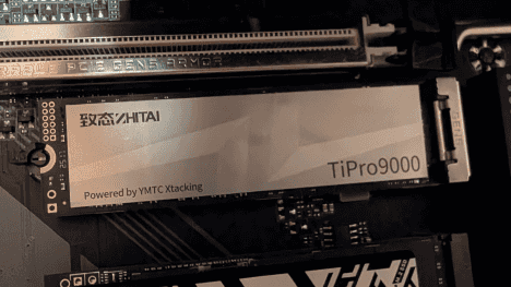Čína nečekaně rychle dohnala Západ. Otestovali jsme ultrychlý SSD disk s čínskými hi-end čipy