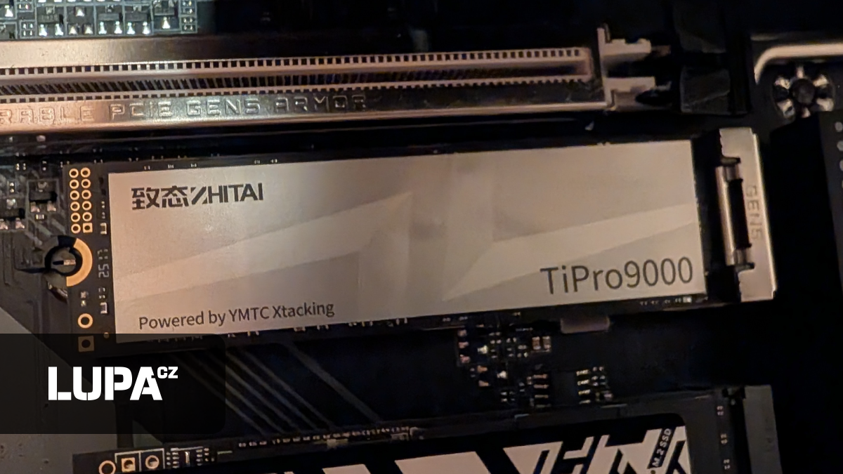 Čína nečekaně rychle dohnala Západ. Otestovali jsme ultrychlý SSD disk s čínskými hi-end čipy