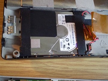 Pohled na 1,8 pevný disk, výška disku 5mm