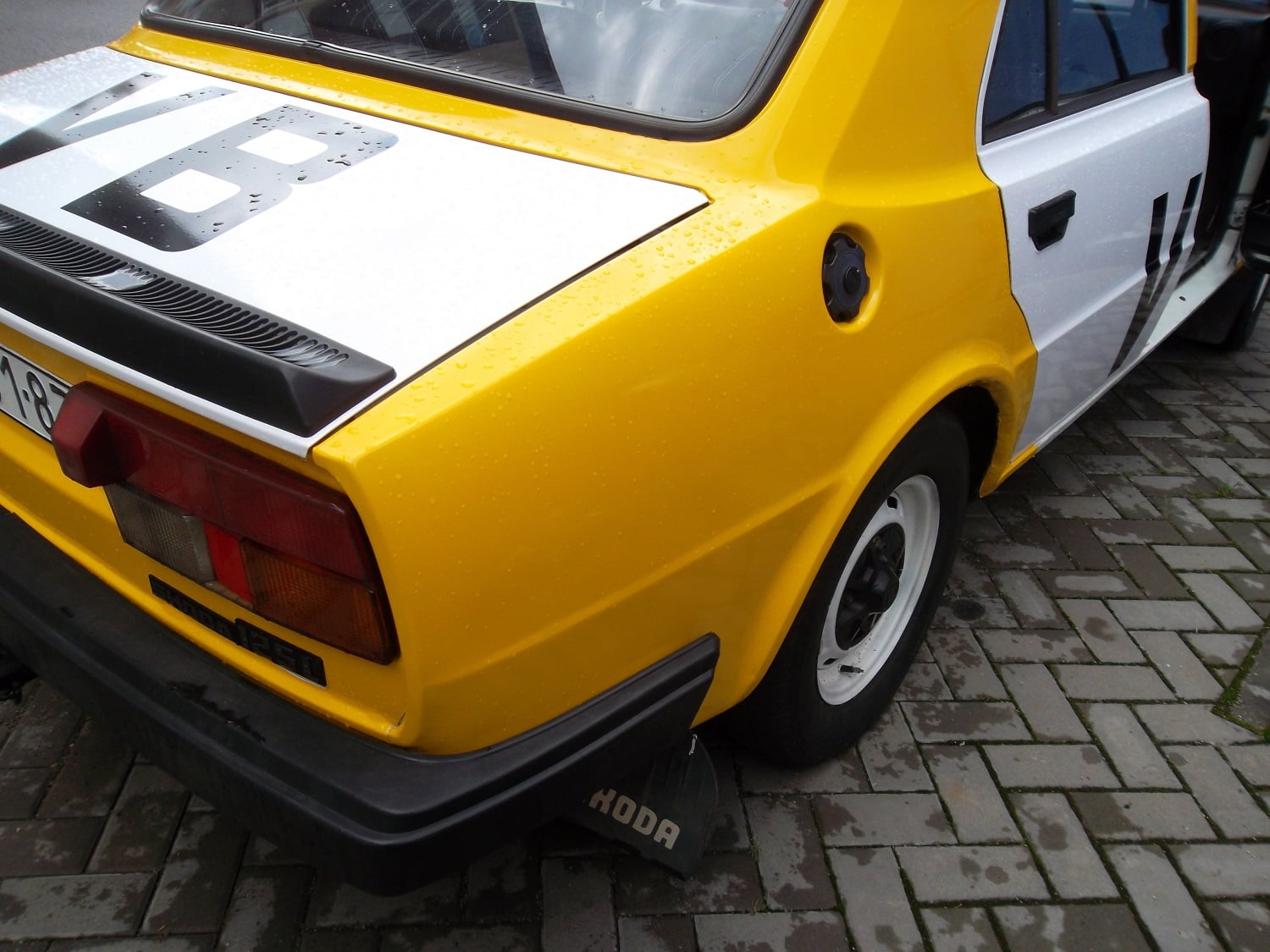 Škoda 125 v dobových barvách