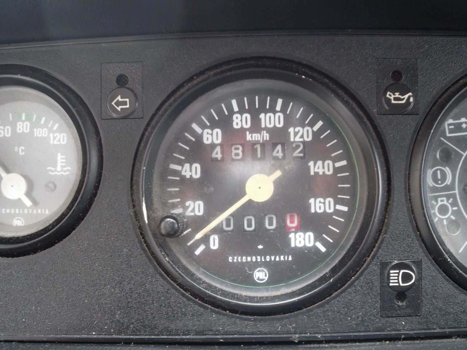 Škoda 125 v dobových barvách