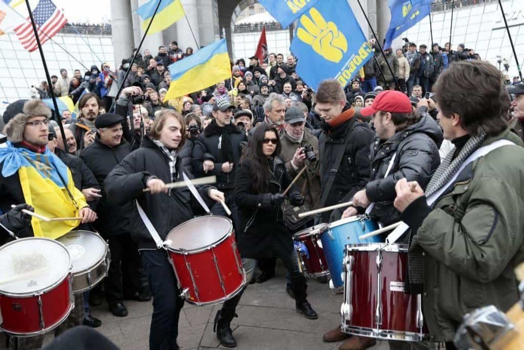 2016-04-tisc3adce-demonstrantc5af-v-kyjevc49b-chtc49bjc3ad-konec