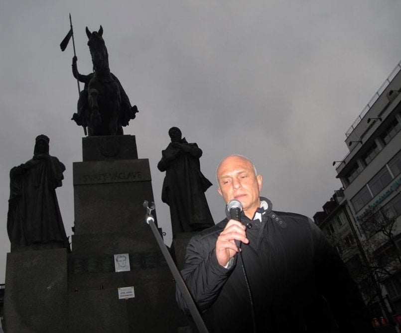 2014-01-uctc49bnc3ad-pamc3a1tky-jana-palacha-praha-19-1-2014-10.