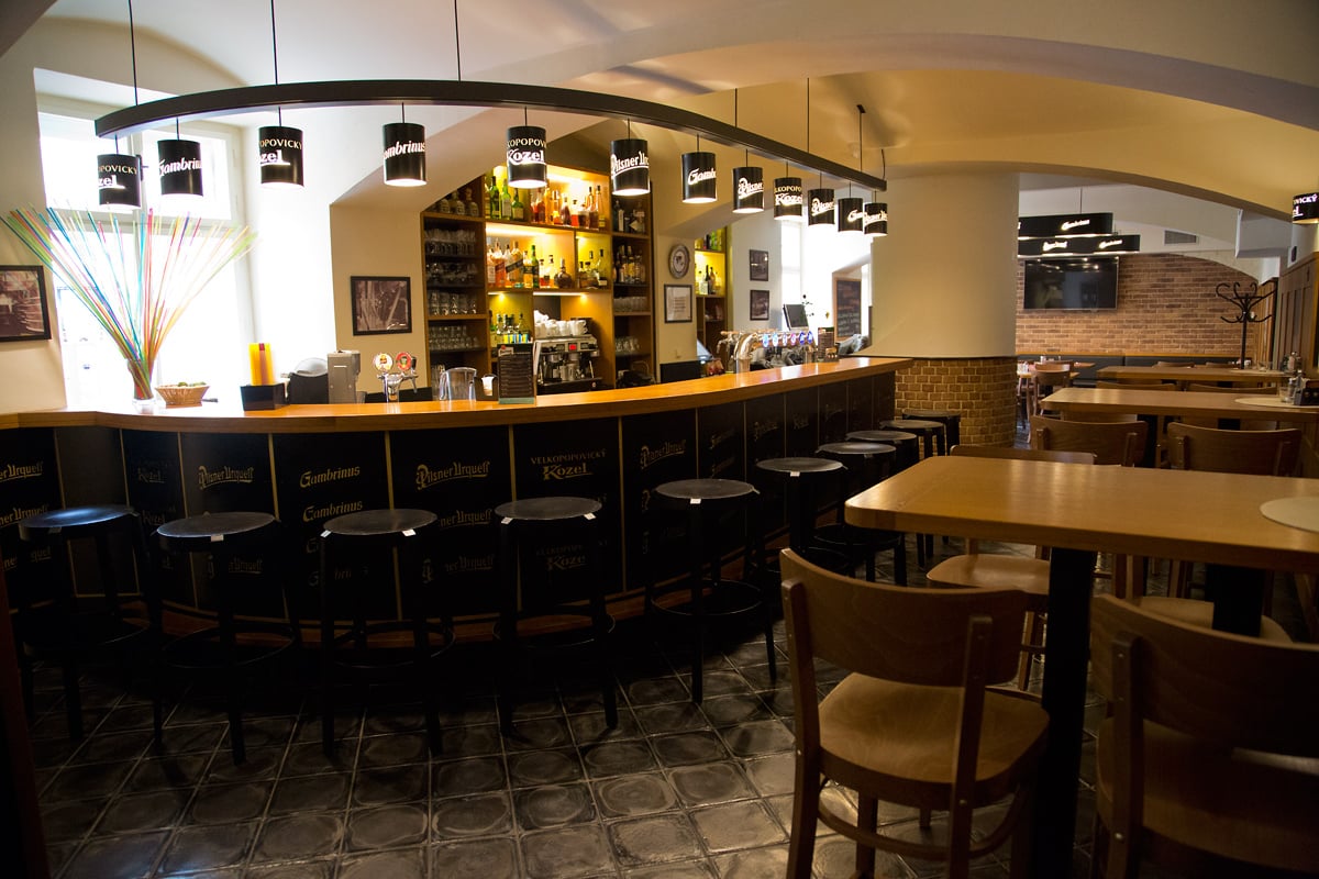 Restaurace Blanická Koruna. Provozuje ji pan Milan Tomáš.