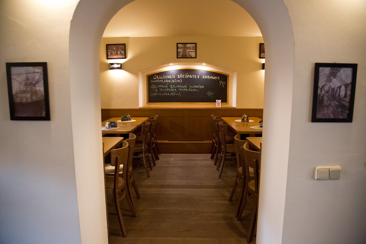 Restaurace Blanická Koruna. Provozuje ji pan Milan Tomáš.