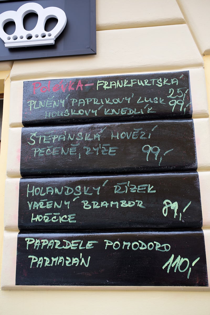 Restaurace Blanická Koruna. Provozuje ji pan Milan Tomáš.