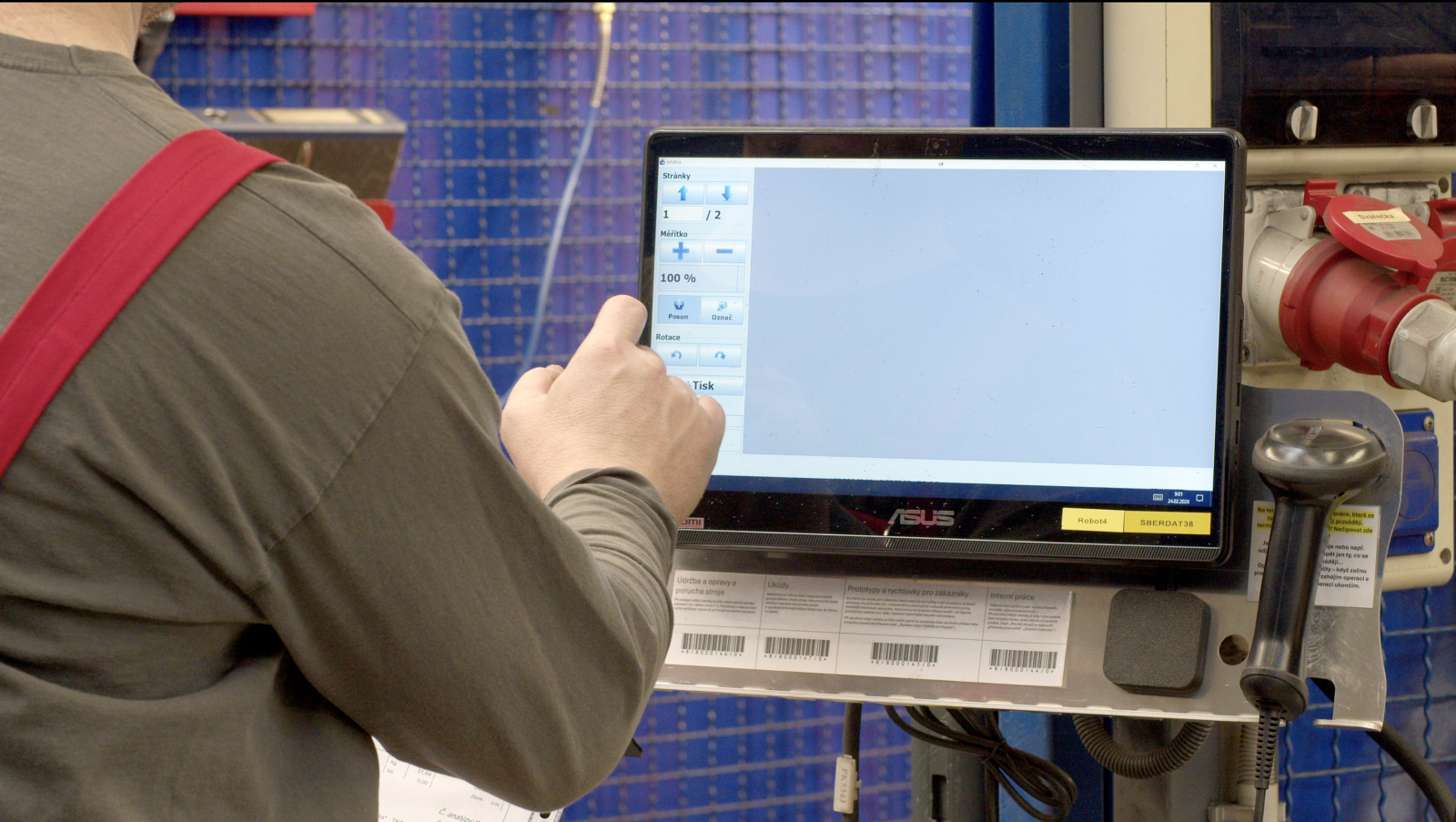 ASUS ExpertCenter E1