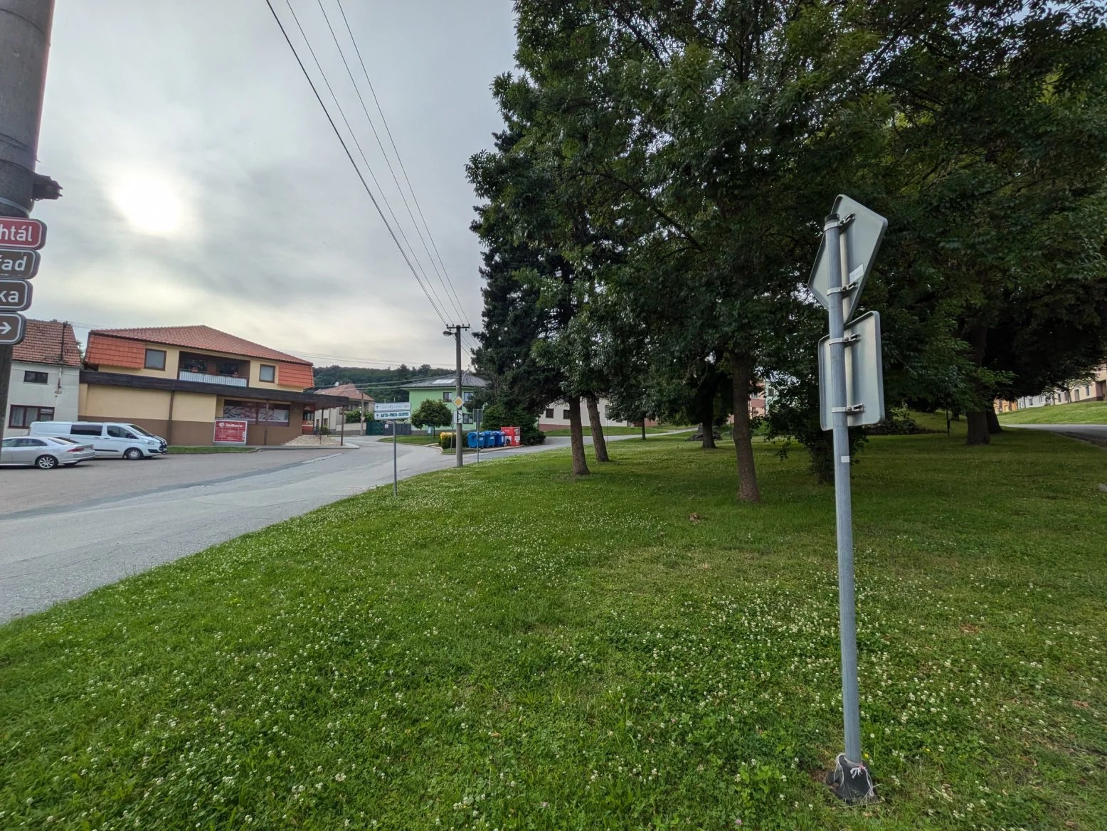 Širokoúhlý 13Mpx fotoaparát