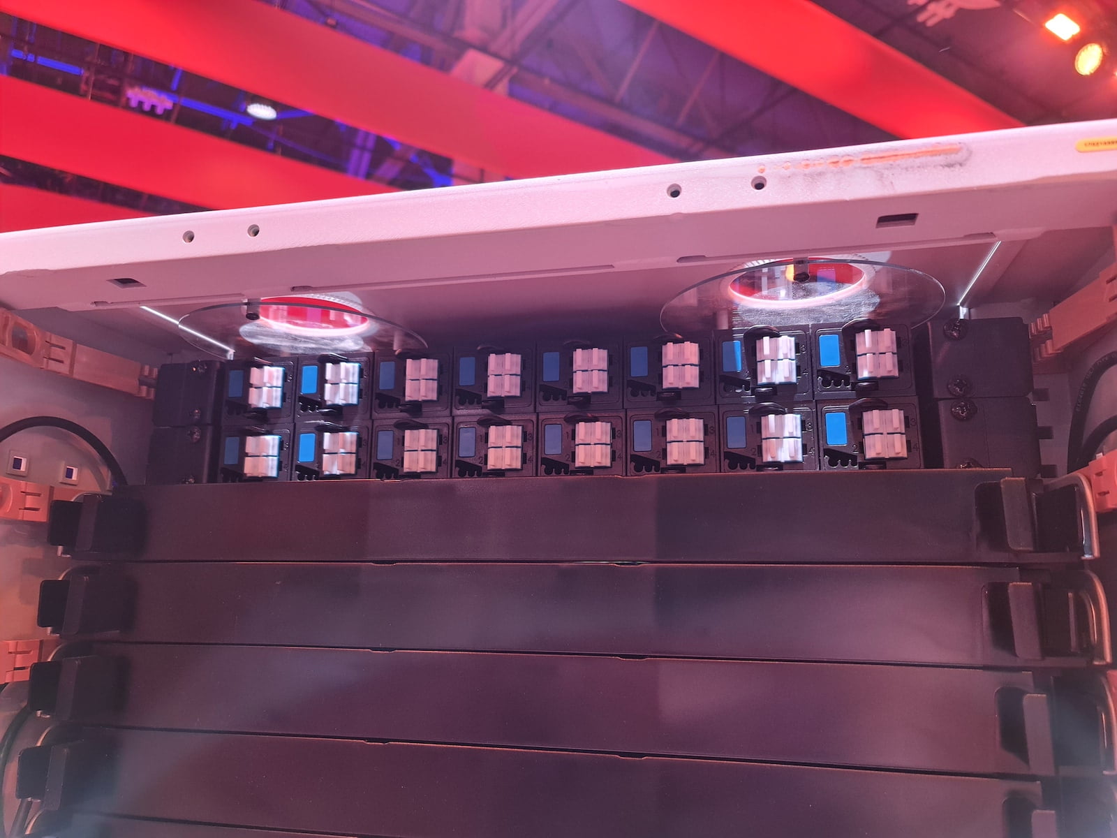 Servery AWS Outposts od Amazon Web Services