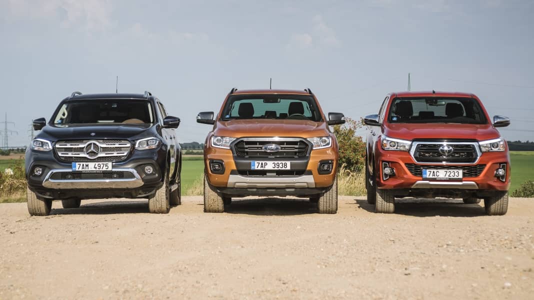 Ford Ranger vs. Mercedes-Benz X vs. Toyota Hilux: Tři pick-upy v terénu