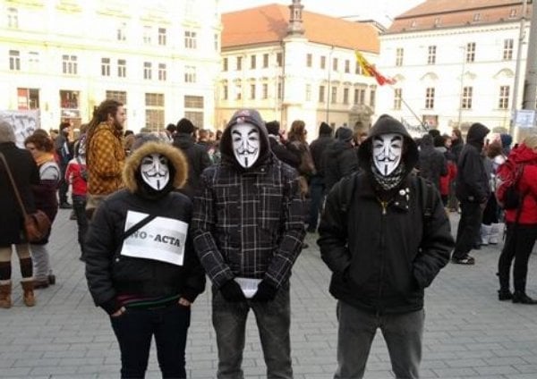2013-01-c48dec5a1i-protestujc3ad-proti-acta.jpg