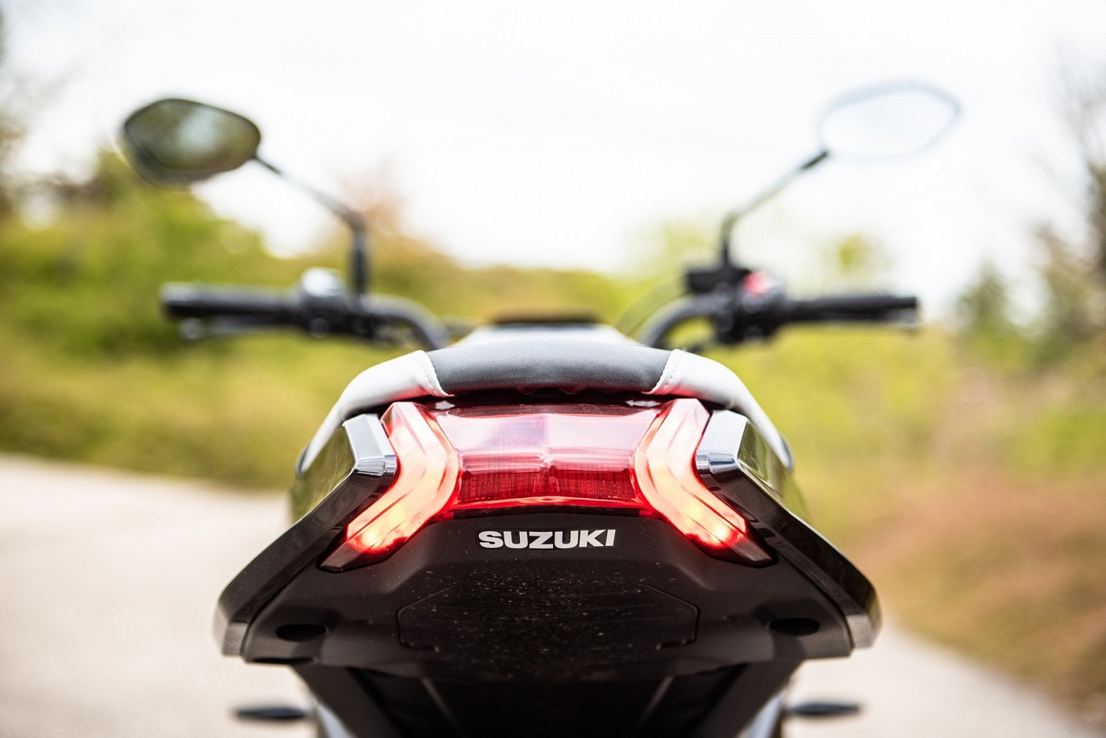 2019-09-suzuki_katana_new_standards_details-13.jpg