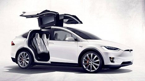 Náhledový obrázek - Tři čtvrtiny ojetých vozů značky Tesla zaznamenaly nehodu. Oprava v průměru vyjde na 350 tisíc, ukazuje průzkum