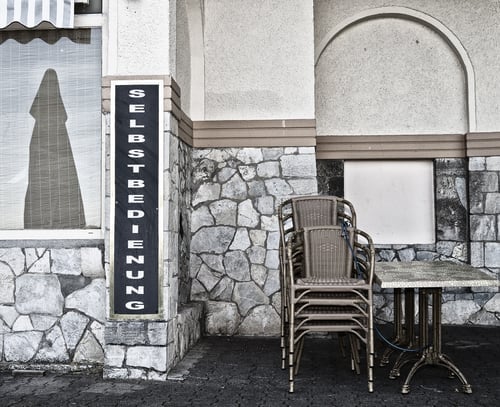 Předzahrádky restaurací u nás i ve světě