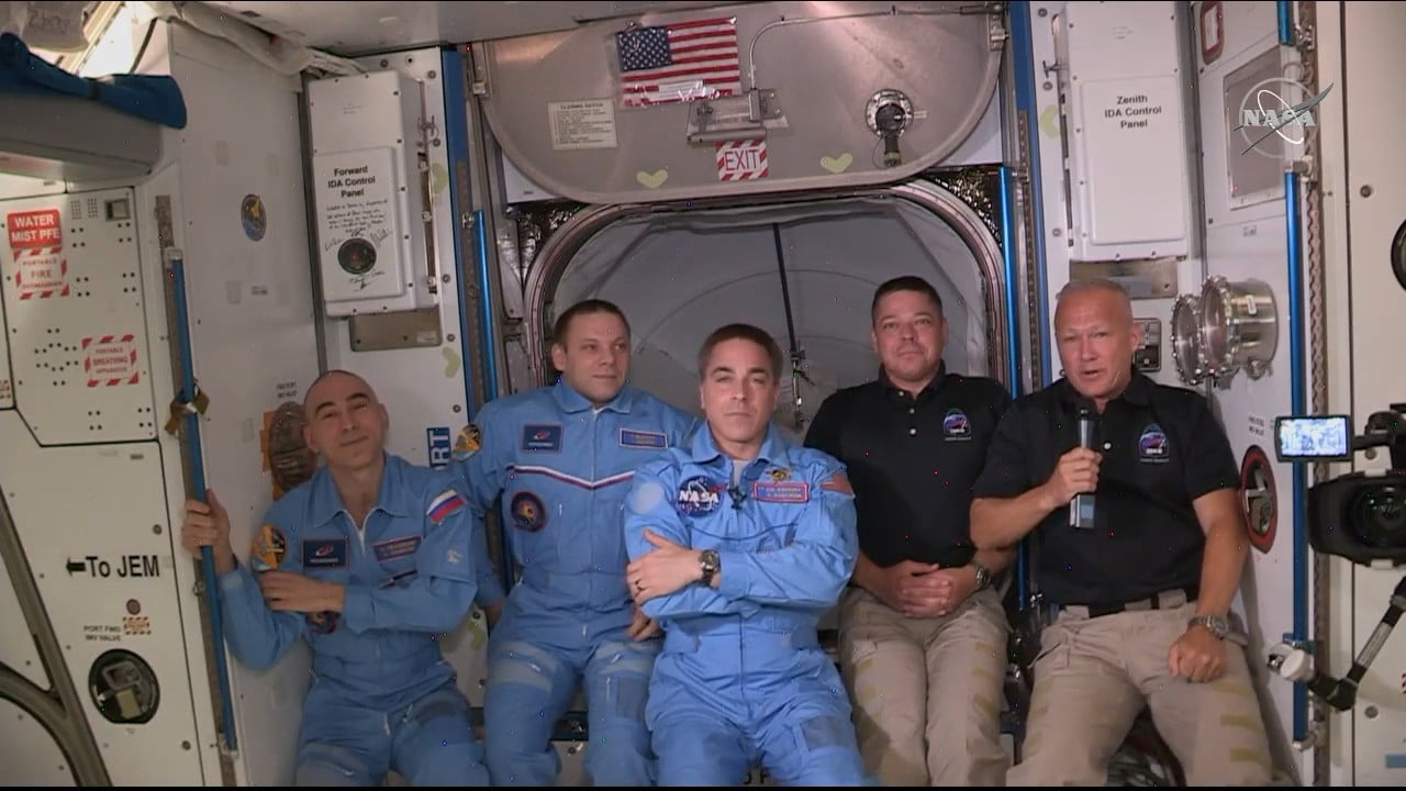 Bob Behnken a Doug Hurley jsou v pořádku na stanici