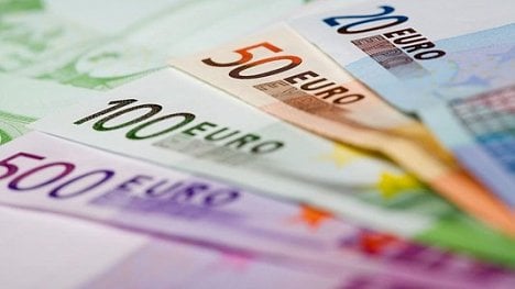 Náhledový obrázek - Evropská centrální banka: Euro dál ztrácí půdu pod nohama jako mezinárodní měna