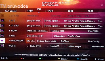 EPG nabízí programovou nabídku pro sedm stanic. Jak vidíte, k vybranému pořadu se vypisuje čas začátku a konce a jeho název. Další informace se otevírají na nové obrazovce a chvilku to trvá.