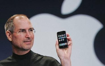 Steve Jobs s původním iPhone