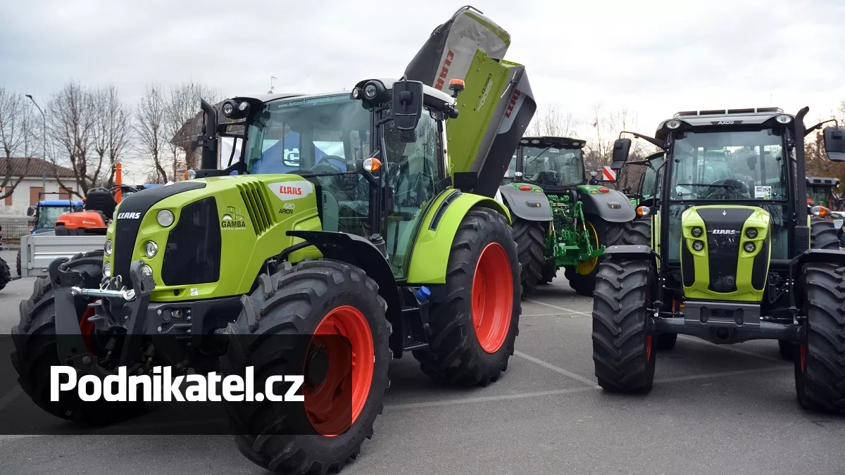 Zemědělcům došla trpělivost. Se svými traktory chystají protestní jízdu Prahou