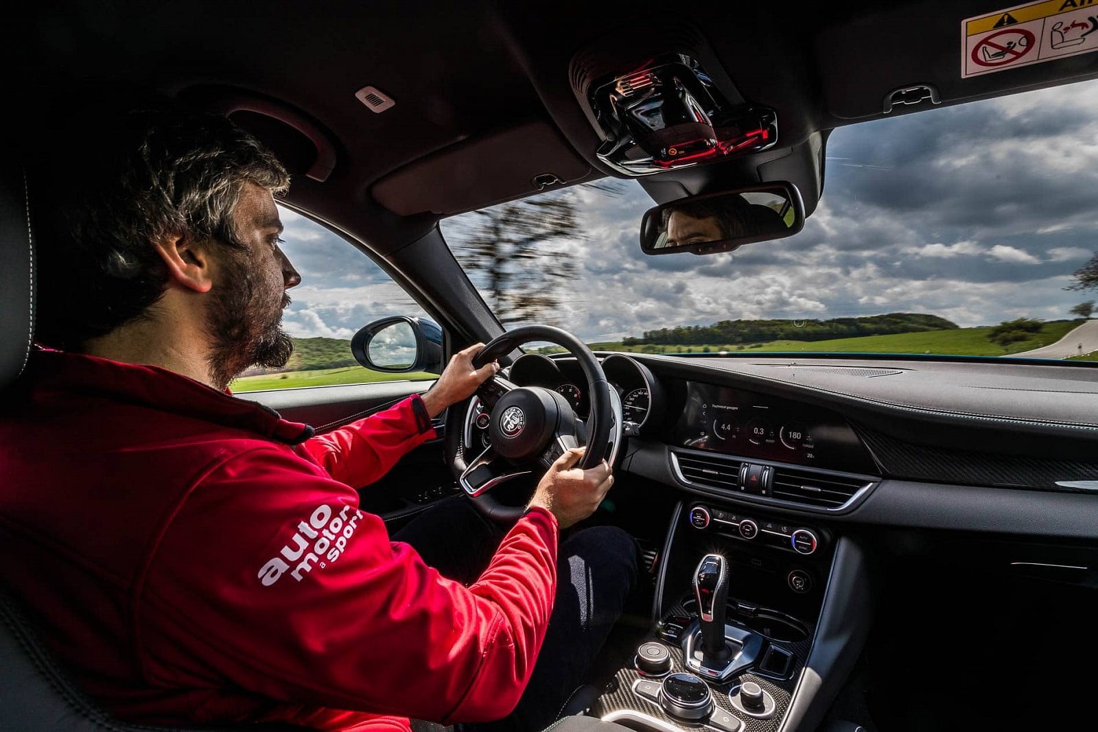 2020-06-alfa-romeo-giulia-veloce-18.jpg