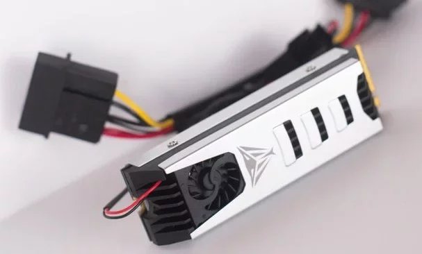 Patriot Viper PV573 (s řadičem Phison E26)