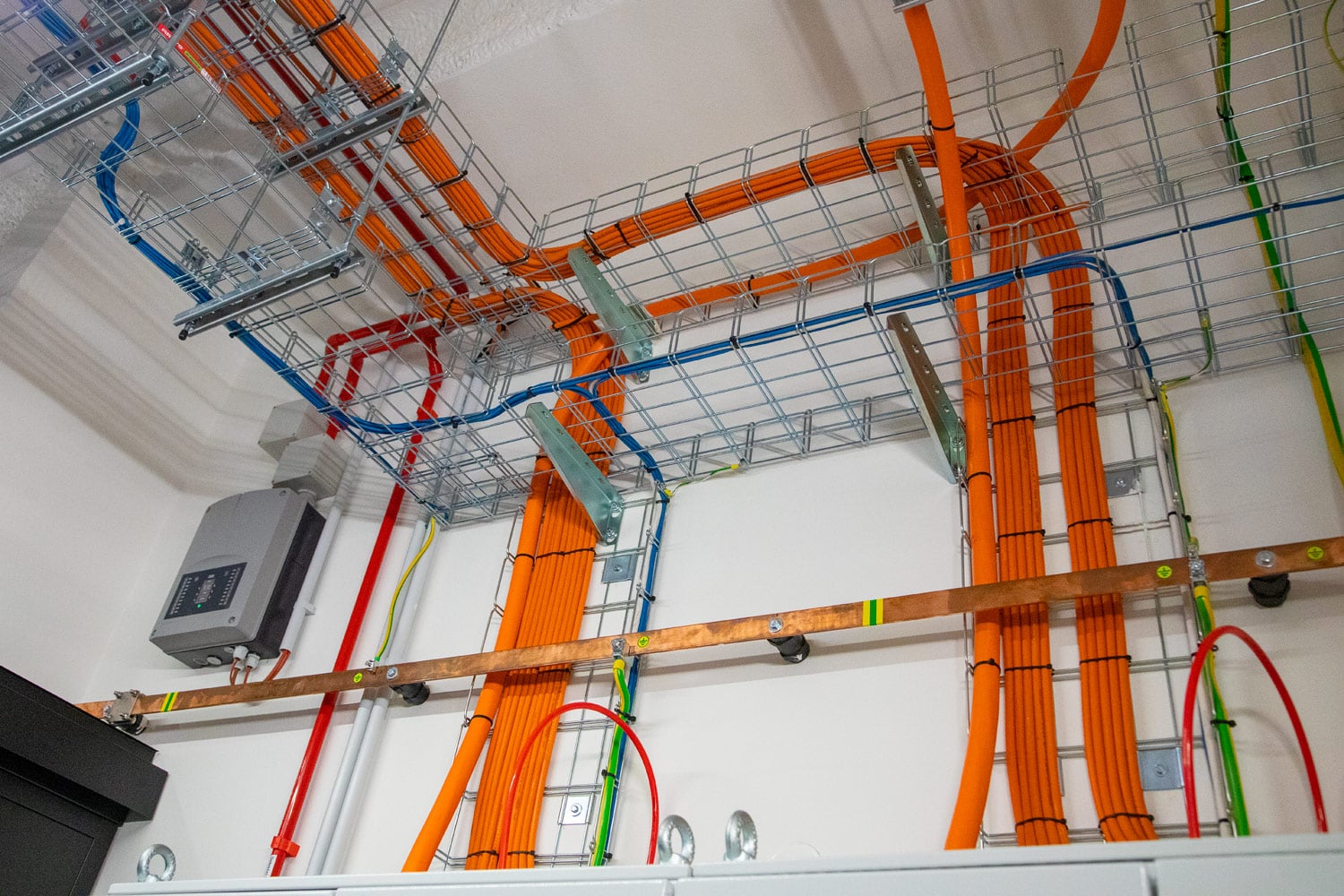 Rozvody elektrického napájení.