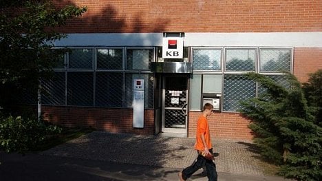 Náhledový obrázek - Bankéře nepotřebujeme: téměř každý Čech využívá elektronické bankovnictví