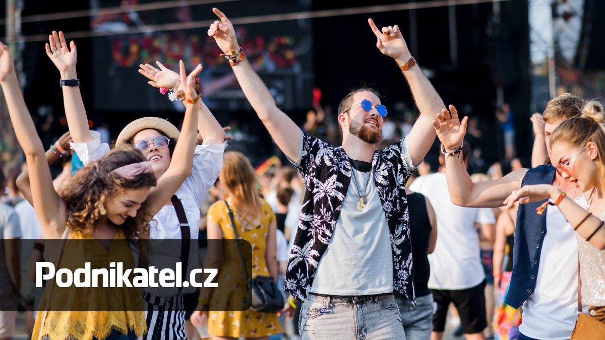 Sezóna letních festivalů klepe na dveře. Co letos ovlivní tento byznys?