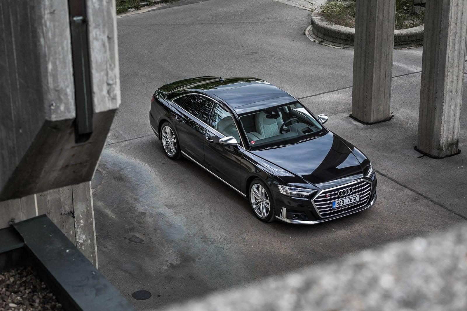 2020-06-audi-s8-01.jpg