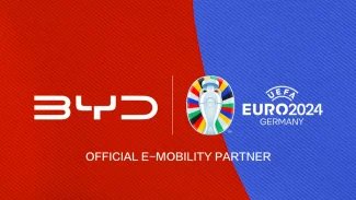 Náhledový obrázek - Euro 2024: Volkswagen přenechal partnerství na svém domácím mistrovství Číně. Místo nového Passatu tak fotbaloví fanoušci uvidí YangWang