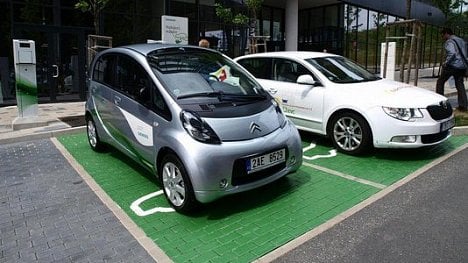 Náhledový obrázek - Češi si oblíbili veřejné dobíjecí stanice. Objem odebrané elektřiny pro elektromobily roste