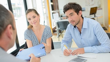 Náhledový obrázek - Chcete si snížit měsíční splátky? Řešením může být konsolidace půjček