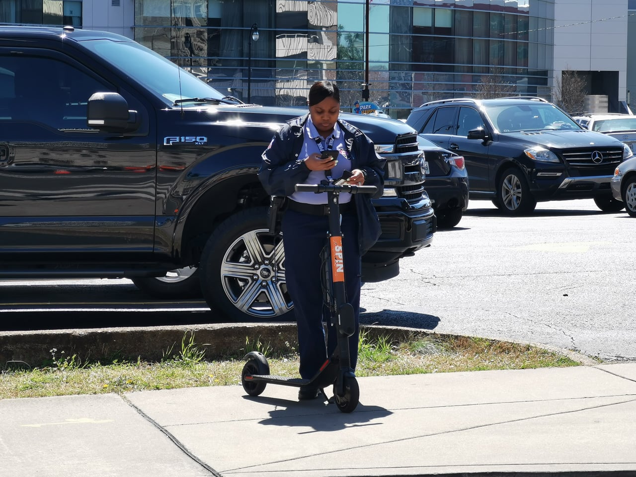 „Boom“ se sdílenými elektrickými koloběžkami v USA